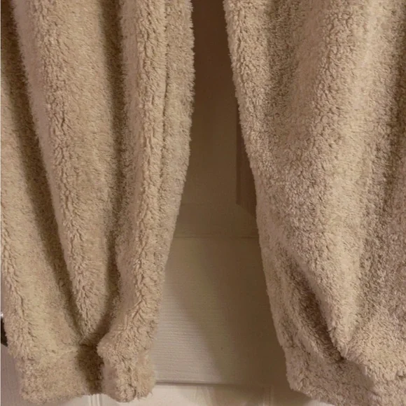 Vine and Valley Cream Knit Sweater - Picture 2 of 4